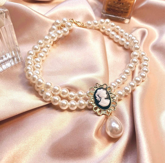 Victorian Vintage Style Pearl Choker